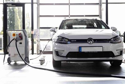 ÎNCăRCăTOR BATERIE DE ACțIONARE VEMO V99270016 4