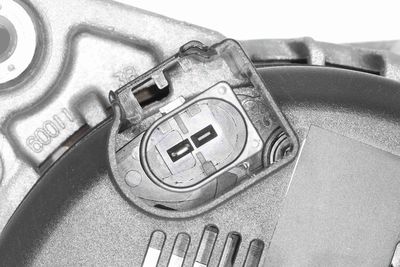 GENERATOR / ALTERNATOR VEMO V101350001 1