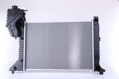 Радиатор, охлаждение двигателя NISSENS 62687A для MERCEDES-BENZ SPRINTER
