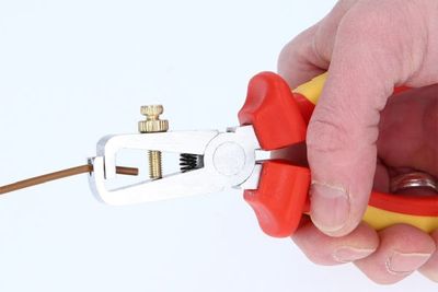 Odizolovacie kliešte BRILLIANT TOOLS BT068014