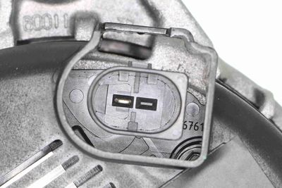 GENERATOR / ALTERNATOR VEMO V101350011 1