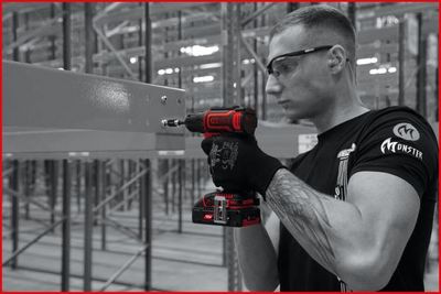 KS Tools 515.6400 Souprava bezkartáčového akumulátorového vrtacího šroubováku eMONSTER, 4dílná