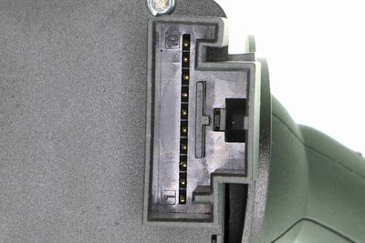 Gecombineerde schakelaar onder het stuur (indicatoren  lichten  ruitenwissers) past: SEAT TOLEDO IV  SKODA RAPID 07.12-03.22