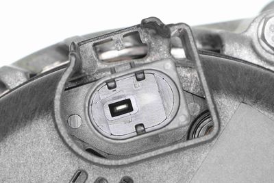 GENERATOR / ALTERNATOR VEMO V101350053 1