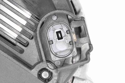 GENERATOR / ALTERNATOR VEMO V101350050 1