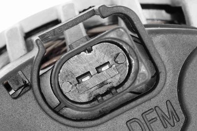 GENERATOR / ALTERNATOR VEMO V101342830 2