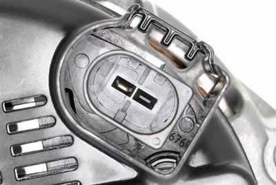 GENERATOR / ALTERNATOR VEMO V301350036 1