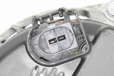 GENERATOR / ALTERNATOR VEMO V301350038 1