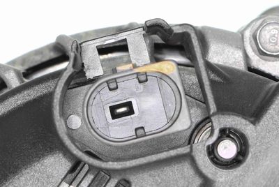 GENERATOR / ALTERNATOR VEMO V101350040 1
