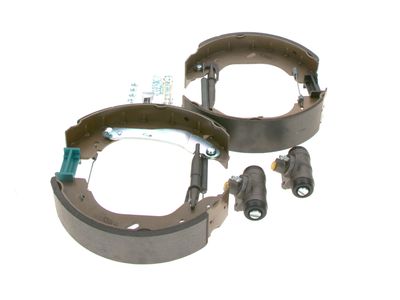 Remtrommelset (schoen, cilinder, veren) past: FORD TRANSIT 2.0D-2.4D 01.00-05.06