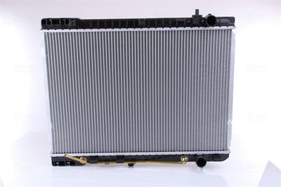 Радиатор, охлаждение двигателя NISSENS 66671 для KIA CARNIVAL