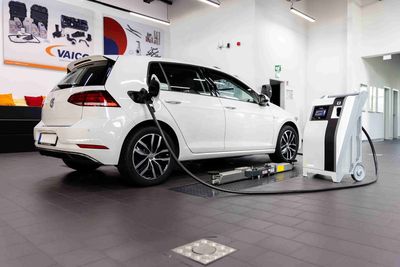 ÎNCăRCăTOR BATERIE DE ACțIONARE VEMO V99270016 7