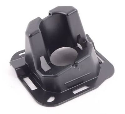 STOßFäNGERABDECKUNG ANHäNGEVORRICHTUNG