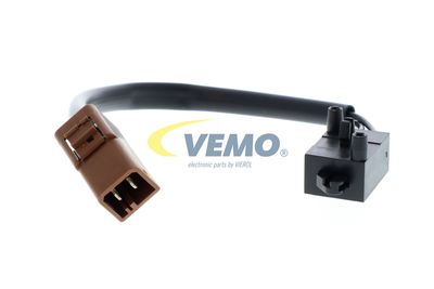 COMUTATOR ACTIONARE AMBREIAJ (TEMPOMAT) VEMO V22730020 59