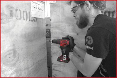 KS Tools 515.6300 Souprava bezkartáčového akumulátorového příklepového vrtacího šroubováku eMONSTER, 4dílná