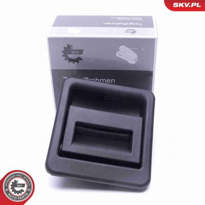 MâNERUL EXTERIOR AL UșII