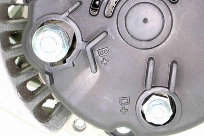 GENERATOR / ALTERNATOR VEMO V401343680 1