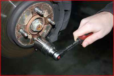 Ks Tools - Súprava na rezanie závitov pre matice a skrutky kolies 3/8", 11ks
