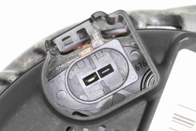 GENERATOR / ALTERNATOR VEMO V301350037 1