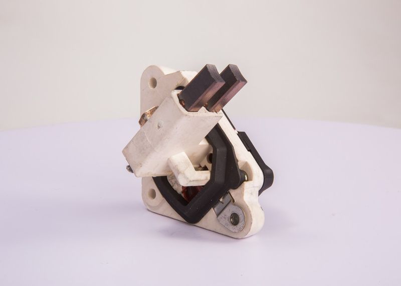 BOSCH 1197311316 Generatoriaus įtampos reguliatorius