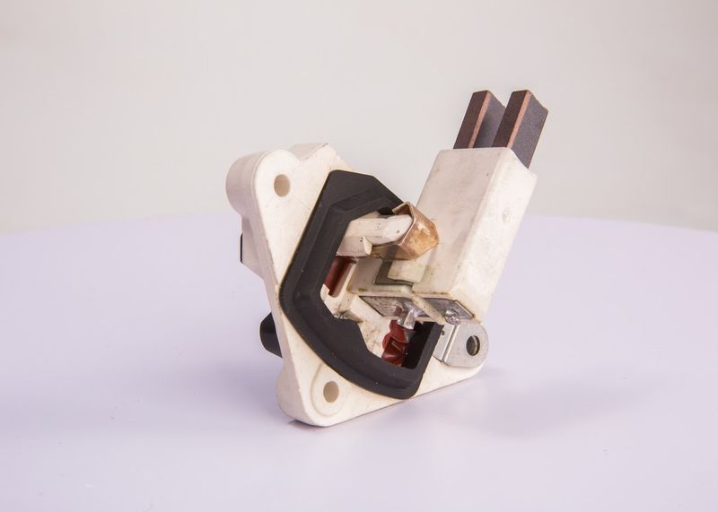 BOSCH 1197311316 Generatoriaus įtampos reguliatorius