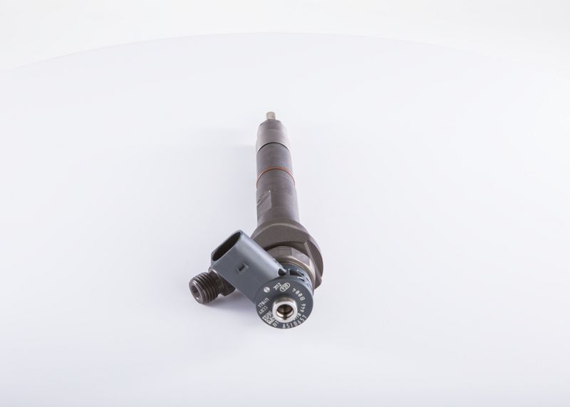 BOSCH 0 445 110 646 Injector Nozzle