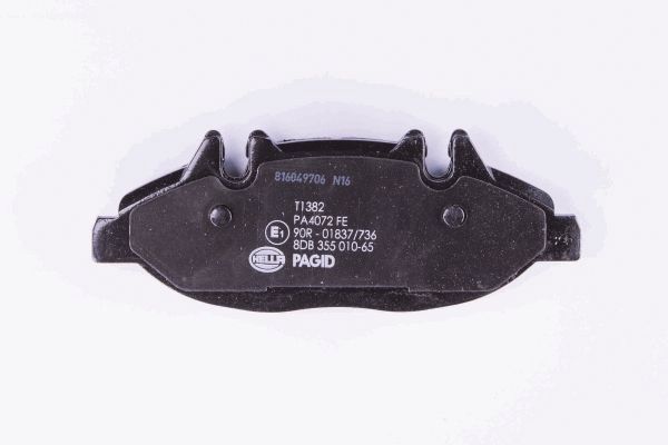 Комплект гальмівних накладок, дискове гальмо, Hella 8DB355010-651