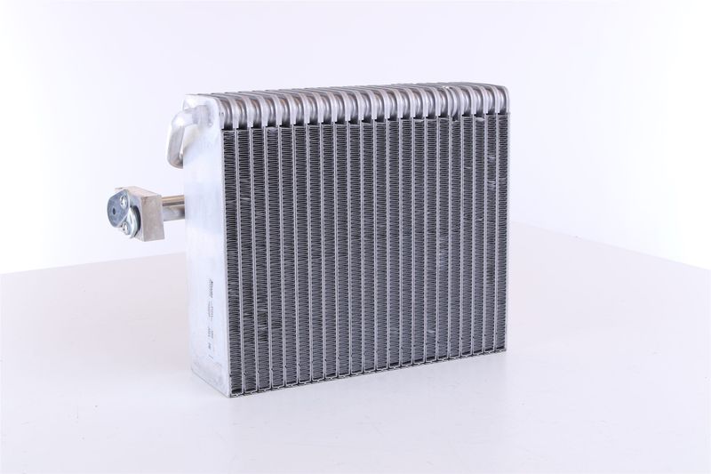 NISSENS 92211 Evaporator, air conditioning