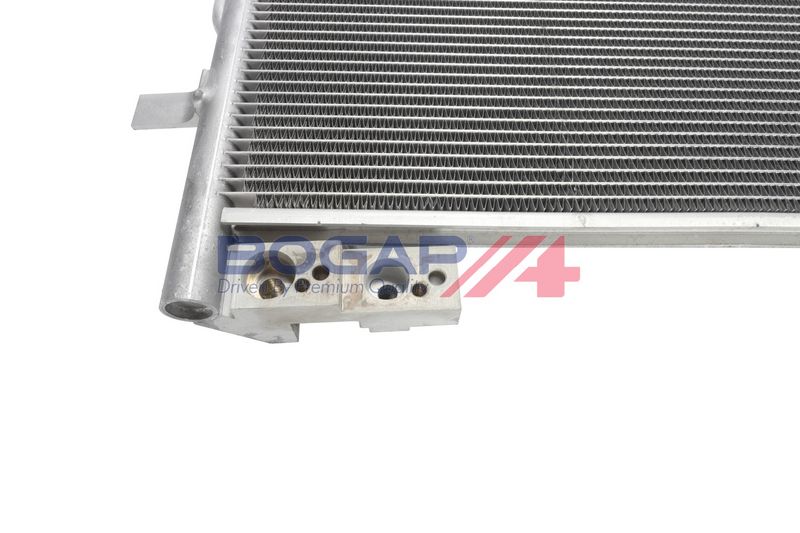 Prekė atitinka OEM kodą: 8U0260401B