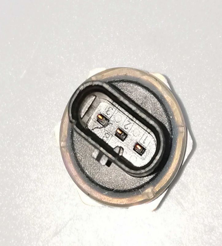 This part match OEM code: 12 61 8 647 488
