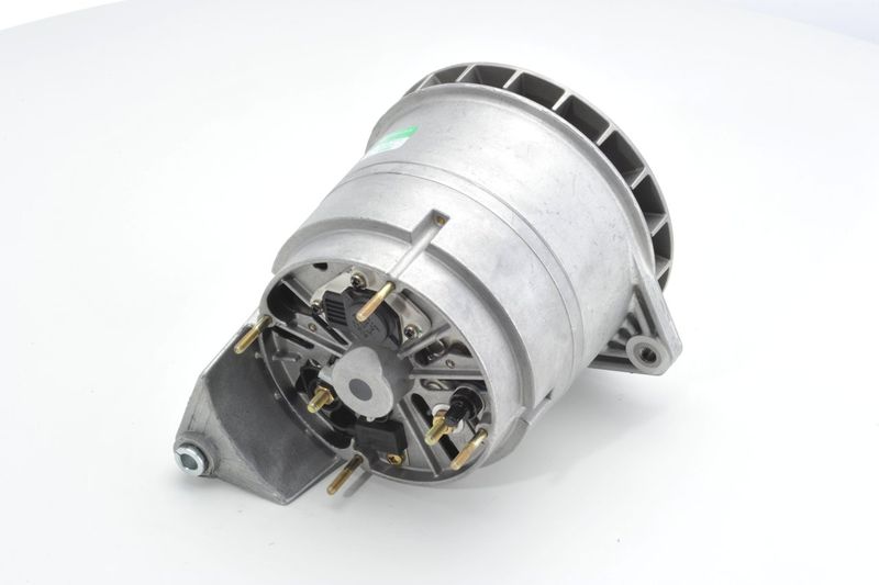 BOSCH 0120689566 Alternator