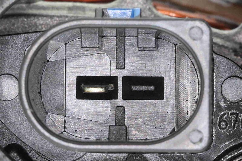 VEMO V10-13-50027 Alternator