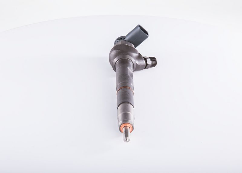 BOSCH 0 445 110 646 Injector Nozzle
