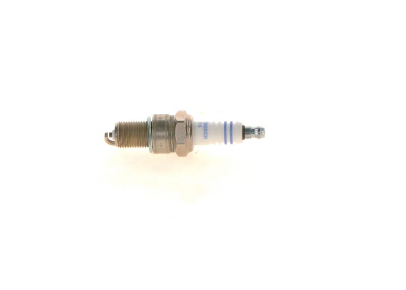 BOSCH 0 242 235 663 Spark Plug