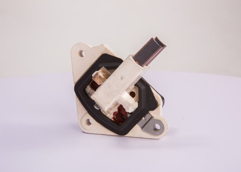 BOSCH 1197311316 Generatoriaus įtampos reguliatorius