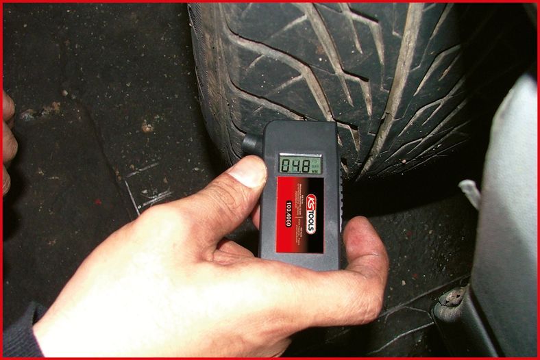 KS TOOLS 100.4060 Compressed-air Tyre Pressure Gauge/Inflator