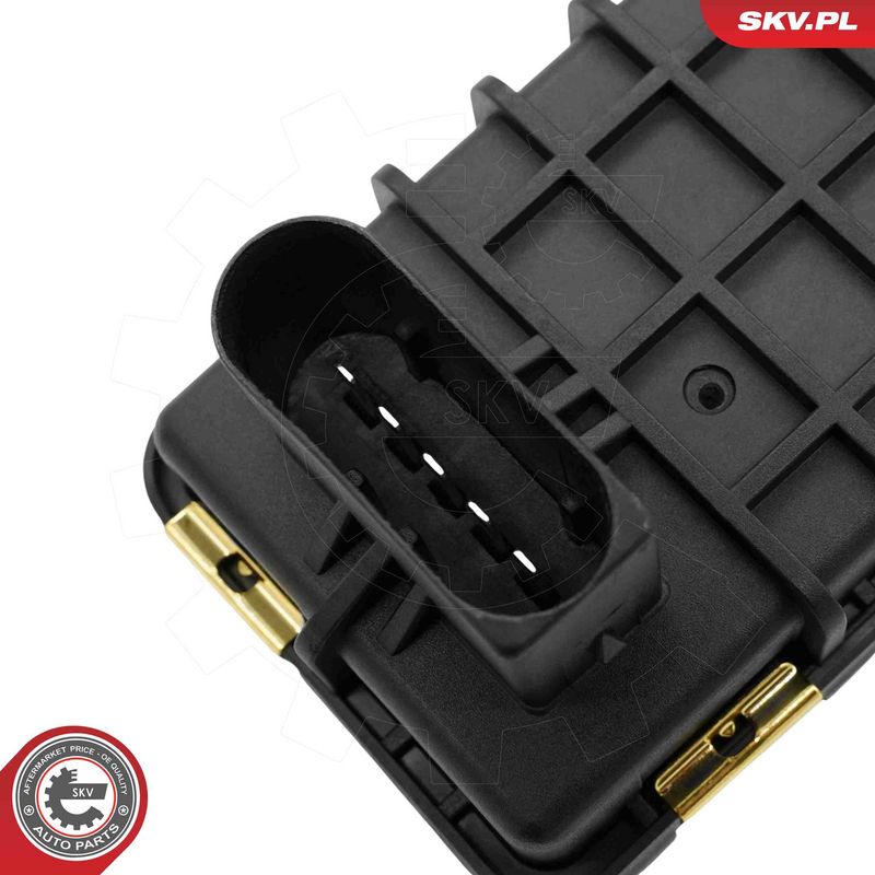 Prekės atitinka OEM kodą: CU3Q-6K682-BB*