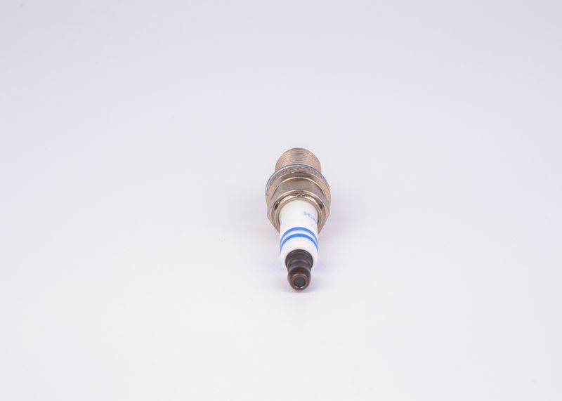 BOSCH 0 242 236 571 Spark Plug