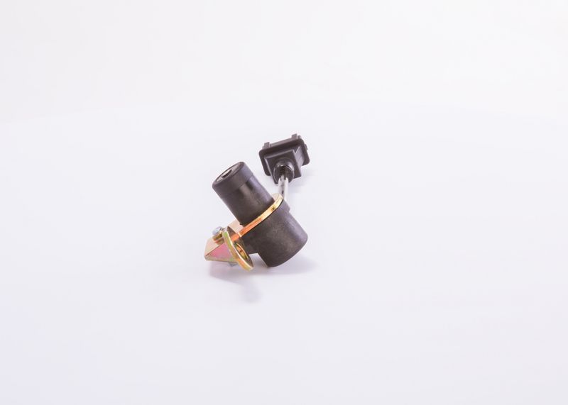 BOSCH 0 261 210 137 Sensor, crankshaft pulse