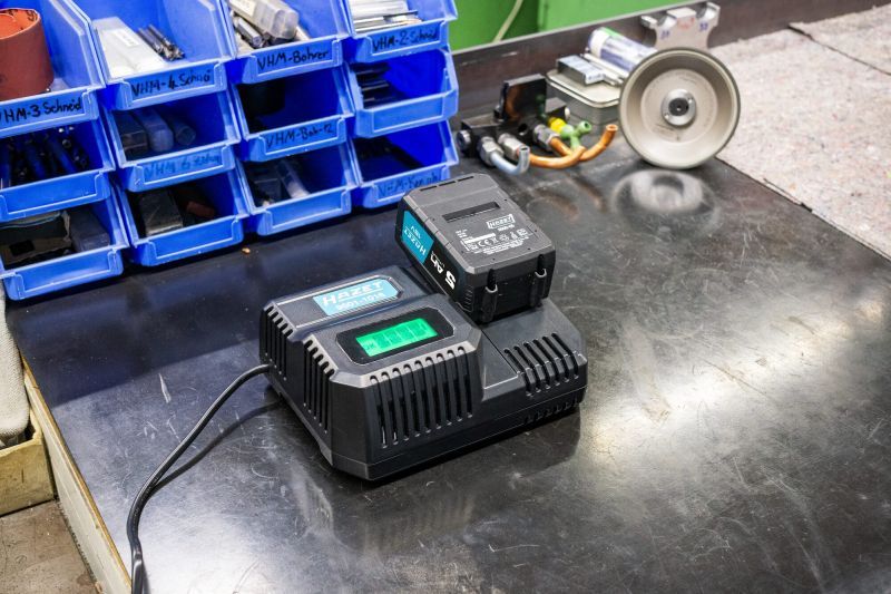 HAZET 9501-1018 Battery Charger