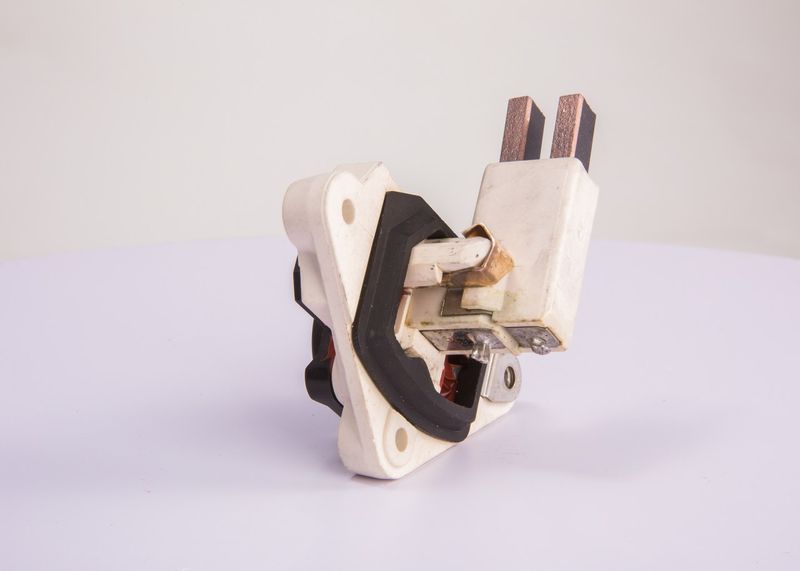BOSCH 1197311316 Generatoriaus įtampos reguliatorius