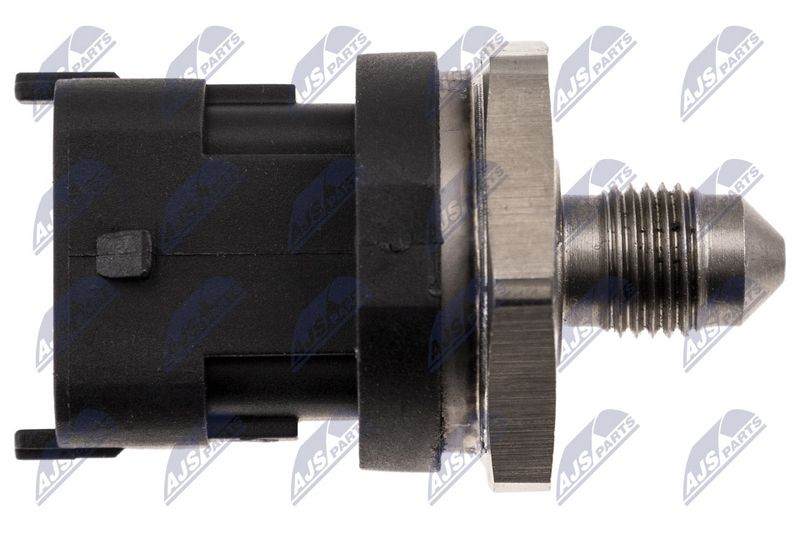 This part match OEM code: 15760-68M00