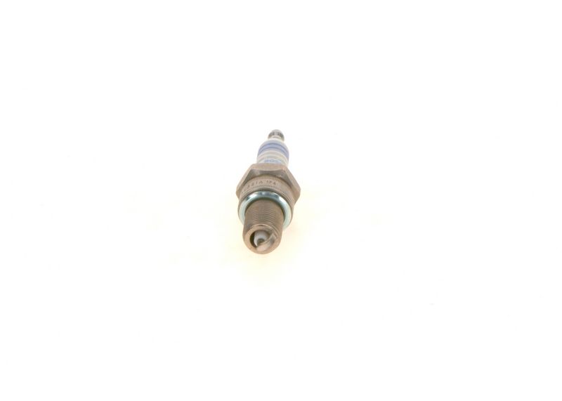 BOSCH 0 242 229 687 Spark Plug