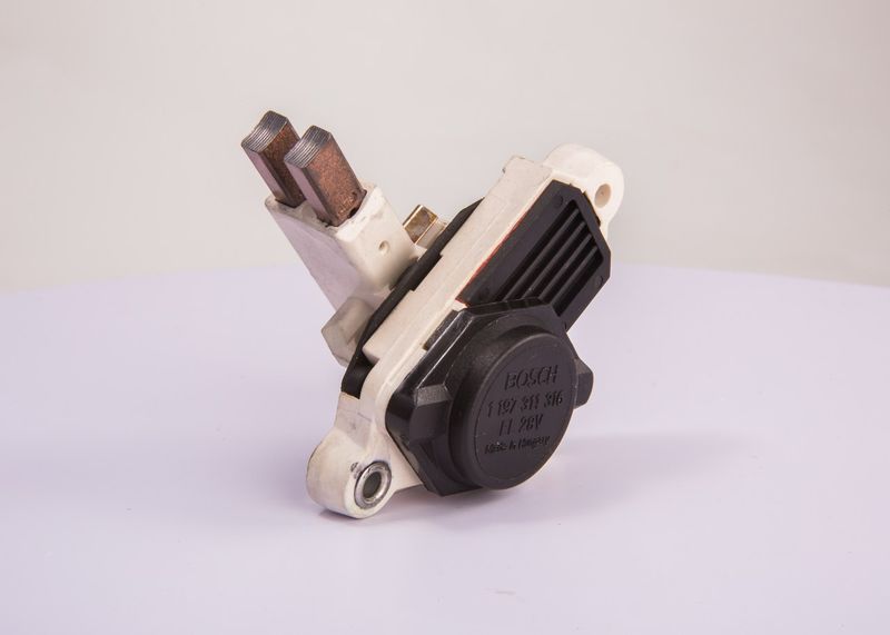 BOSCH 1197311316 Generatoriaus įtampos reguliatorius