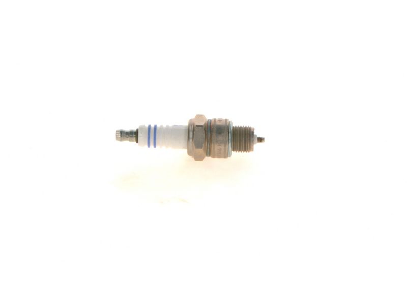 BOSCH 0 242 235 665 Spark Plug