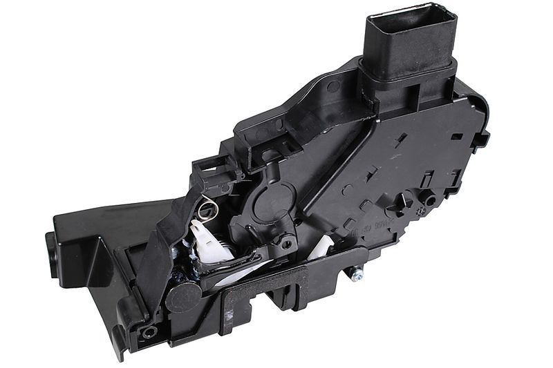 OEM код товара: 3M5A-R21813-MM