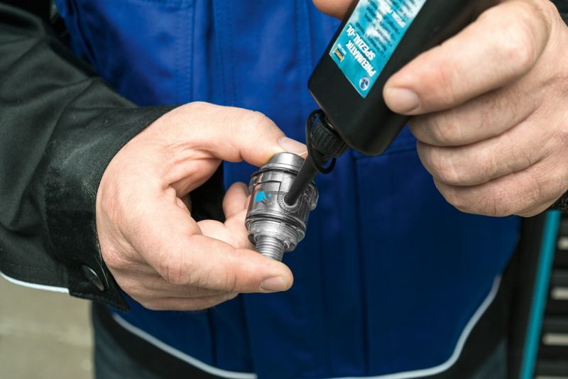HAZET 9070N-1 Compressed Air Mini Oiler