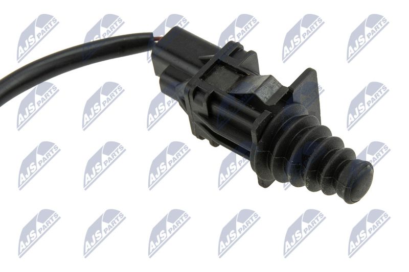 EZC-LR-026_3-WM.JPG