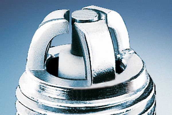 BOSCH 0 241 145 501 Spark Plug