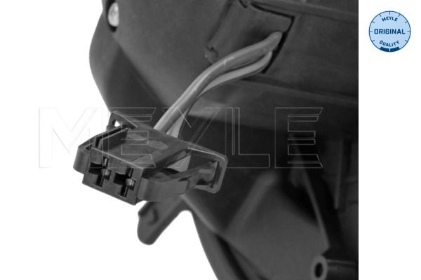 This part match OEM code: 6 933 663
